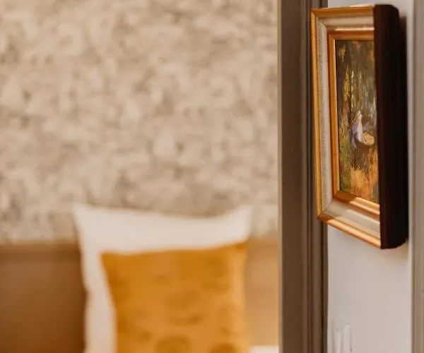 Olive - 4 Bdr - Garden - Centre