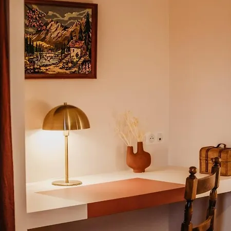 Olive - 4 Bdr - Garden - Centre *